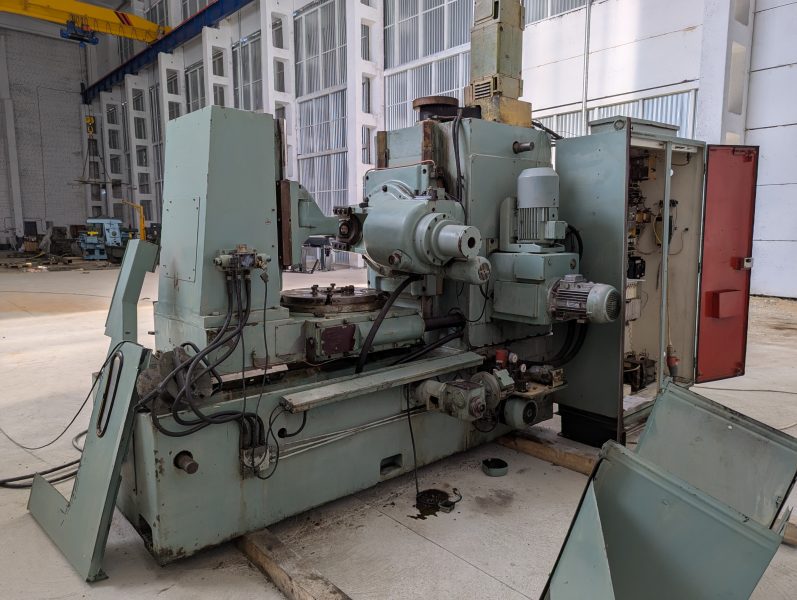 Зубофрезерный станок 53Д80Н